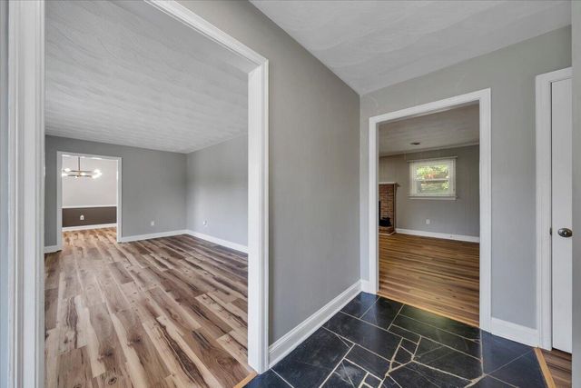 5227 N Garden LN, Roanoke, VA 24019