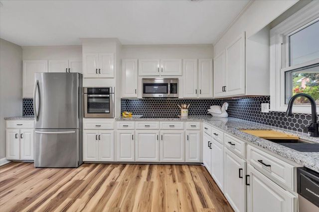 5227 N Garden LN, Roanoke, VA 24019