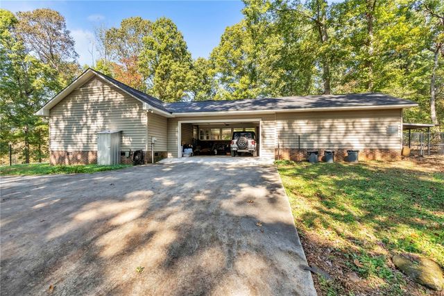 126 Edinburg Road, Pickens, SC 29671