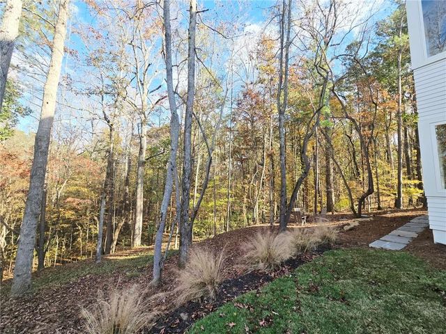 160 Cedarwood Lane, Roswell, GA 30075