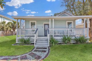 5801 Avenue S 1/2, Galveston, TX 77551