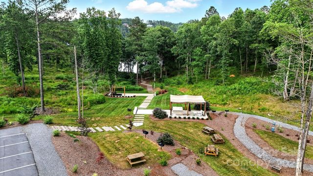 1933 Jumping Run 202, Connelly Springs, NC 28612
