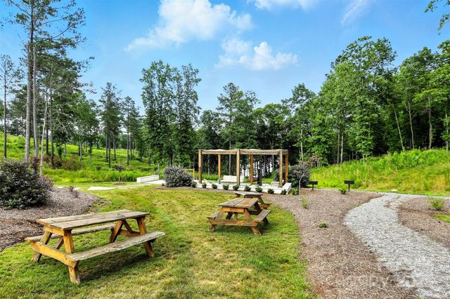 1933 Jumping Run 202, Connelly Springs, NC 28612