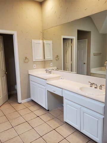 532 Silver Maple Drive, Irving, TX 75063