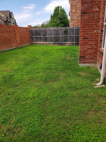 532 Silver Maple Drive, Irving, TX 75063