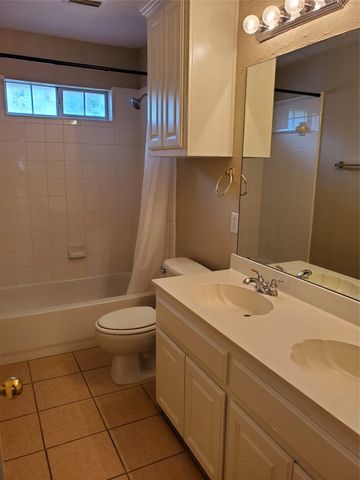 532 Silver Maple Drive, Irving, TX 75063