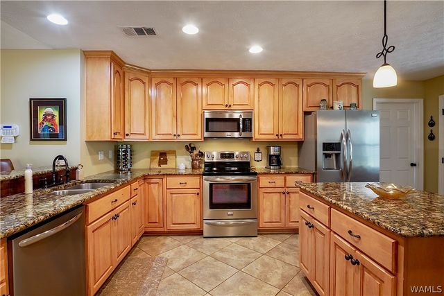 1875 Walnut, Centreville, AL 35042