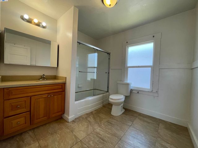 3635 Quigley St, Oakland, CA 94619
