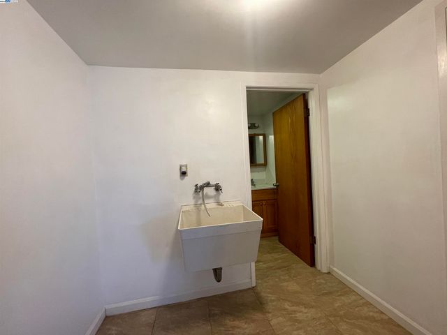 3635 Quigley St, Oakland, CA 94619