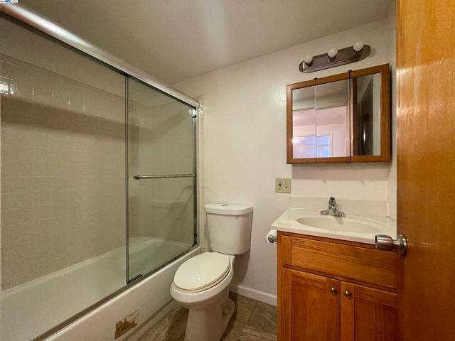 3635 Quigley St, Oakland, CA 94619
