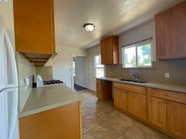 3635 Quigley St, Oakland, CA 94619