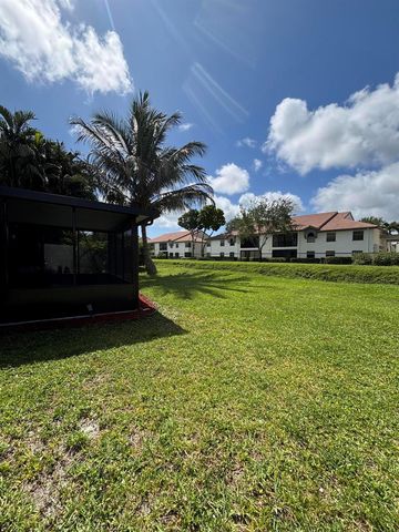 5430 Mirror Lakes Boulevard, Boynton Beach, FL 33472