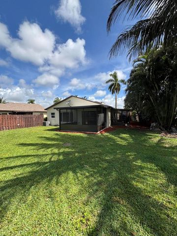 5430 Mirror Lakes Boulevard, Boynton Beach, FL 33472