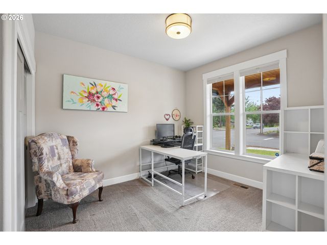 896 Se 43RD Ave, Hillsboro, OR 97123