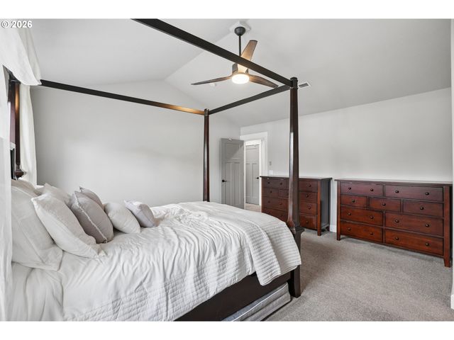 896 Se 43RD Ave, Hillsboro, OR 97123
