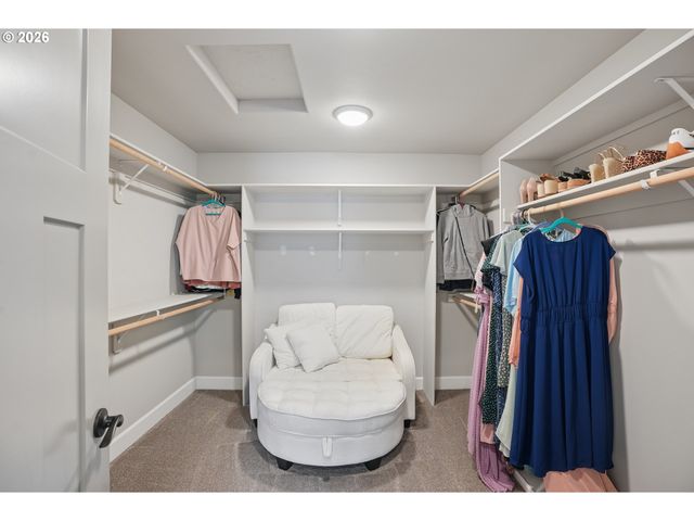 896 Se 43RD Ave, Hillsboro, OR 97123