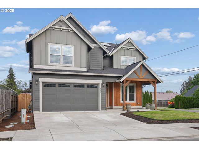 896 Se 43RD Ave, Hillsboro, OR 97123