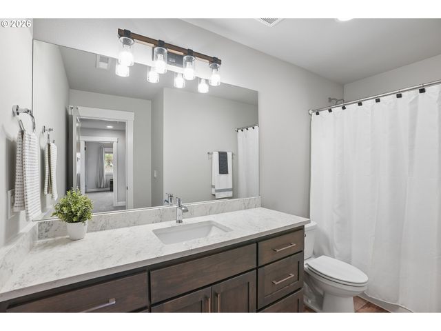 896 Se 43RD Ave, Hillsboro, OR 97123