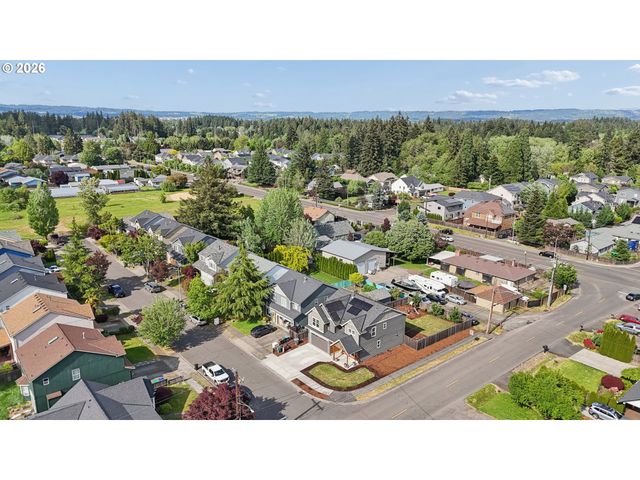 896 Se 43RD Ave, Hillsboro, OR 97123