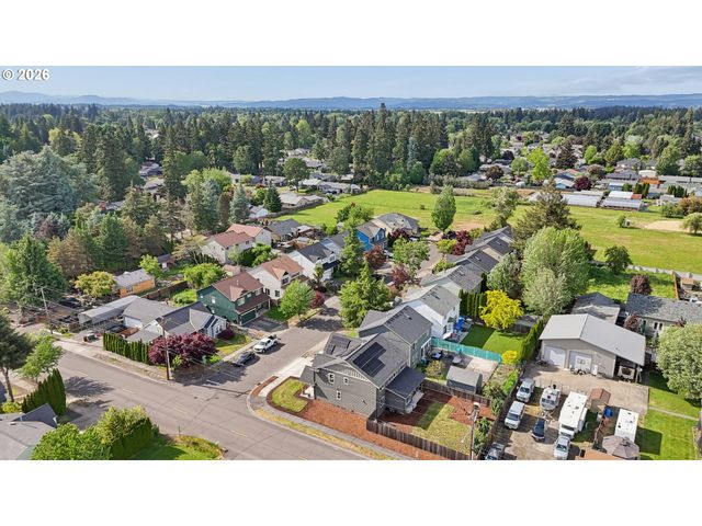 896 Se 43RD Ave, Hillsboro, OR 97123