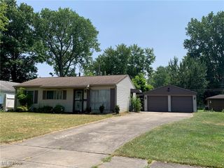 2922 Eastlawn Street, Lorain, OH 44052