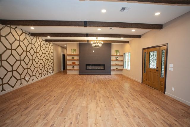 162 Eastledge Drive, Graham, TX 76450
