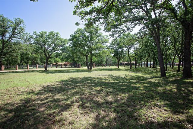 162 Eastledge Drive, Graham, TX 76450