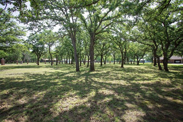 162 Eastledge Drive, Graham, TX 76450