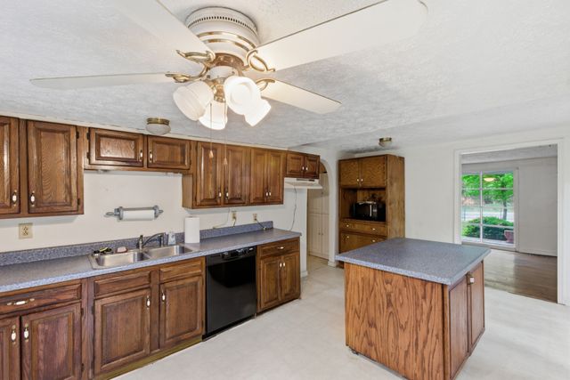 10075 Buckner Ridge Road, Bon Aqua, TN 37025