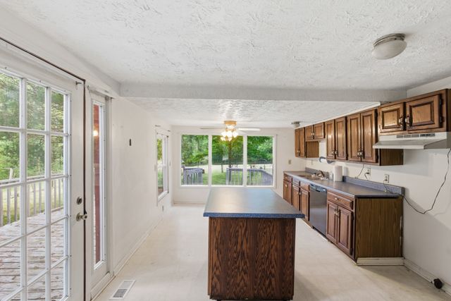 10075 Buckner Ridge Road, Bon Aqua, TN 37025
