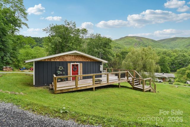 72 Wakulla Drive, Maggie Valley, NC 28751