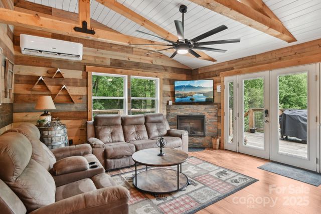 72 Wakulla Drive, Maggie Valley, NC 28751