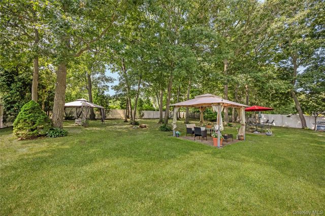 10 Gaetano Lane, Coram, NY 11727