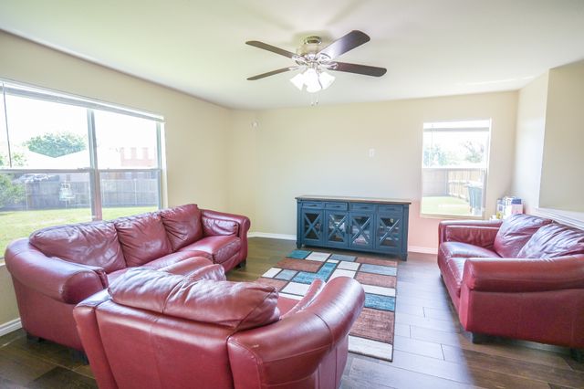 7077 Seton Hall Drive, Fort Worth, TX 76120