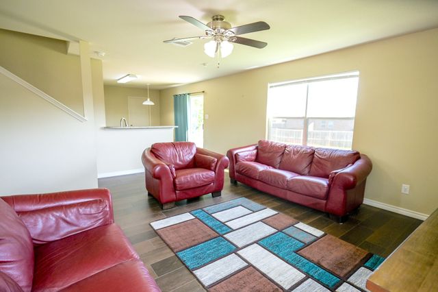7077 Seton Hall Drive, Fort Worth, TX 76120