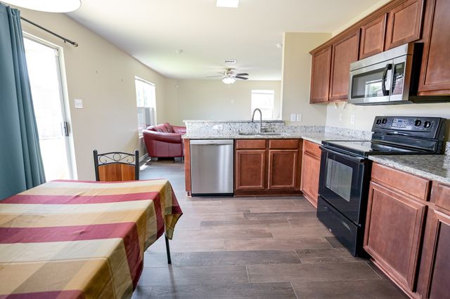 7077 Seton Hall Drive, Fort Worth, TX 76120