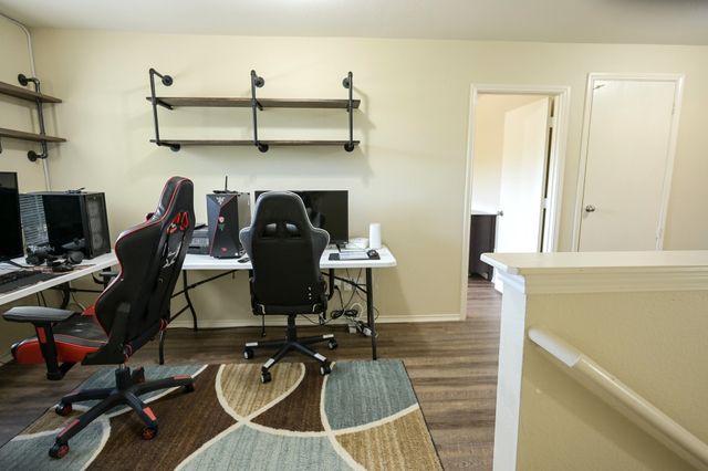 7077 Seton Hall Drive, Fort Worth, TX 76120
