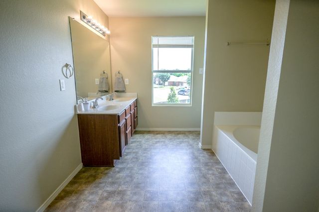 7077 Seton Hall Drive, Fort Worth, TX 76120