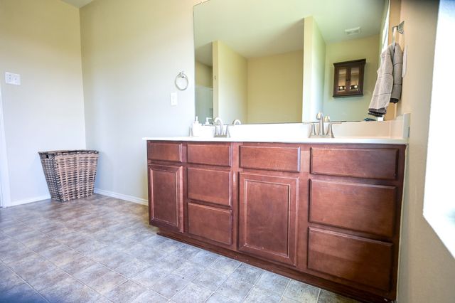 7077 Seton Hall Drive, Fort Worth, TX 76120