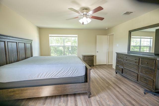 7077 Seton Hall Drive, Fort Worth, TX 76120