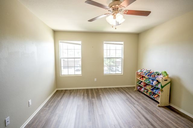 7077 Seton Hall Drive, Fort Worth, TX 76120