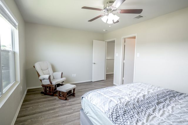 7077 Seton Hall Drive, Fort Worth, TX 76120