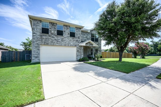 7077 Seton Hall Drive, Fort Worth, TX 76120