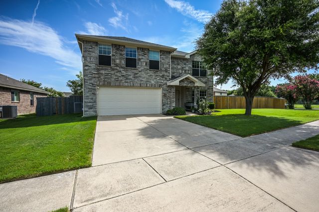 7077 Seton Hall Drive, Fort Worth, TX 76120