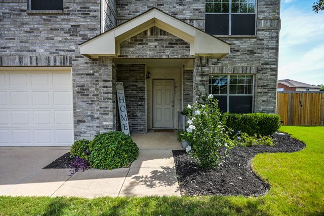 7077 Seton Hall Drive, Fort Worth, TX 76120