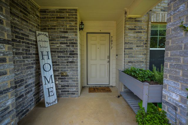 7077 Seton Hall Drive, Fort Worth, TX 76120