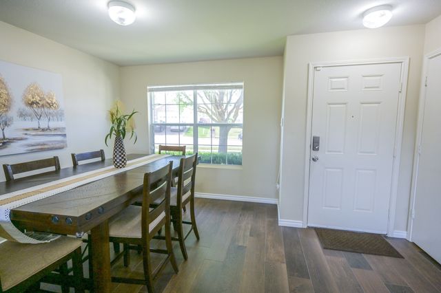 7077 Seton Hall Drive, Fort Worth, TX 76120