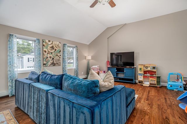 12 Cole Farm Rd, Lancaster, MA 01523