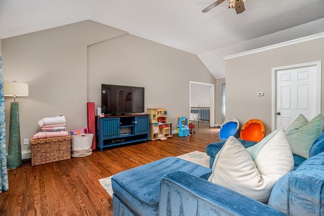12 Cole Farm Rd, Lancaster, MA 01523
