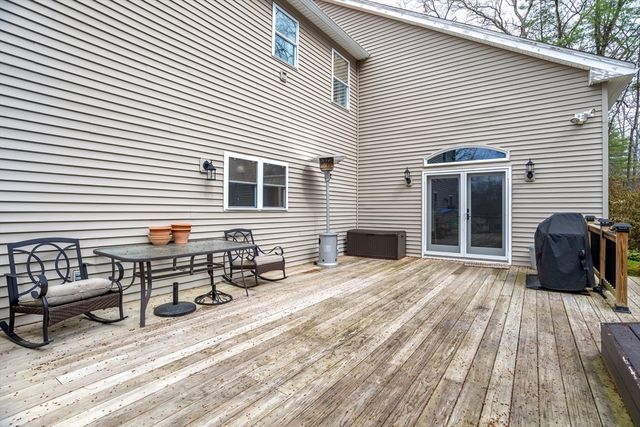 12 Cole Farm Rd, Lancaster, MA 01523